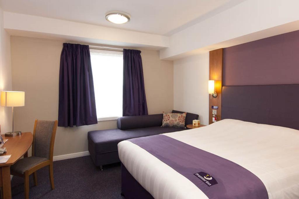 Premier Inn Southsea Portsmouth Extérieur photo