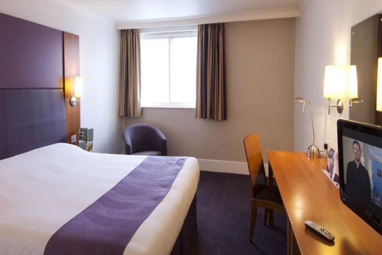 Premier Inn Southsea Portsmouth Extérieur photo